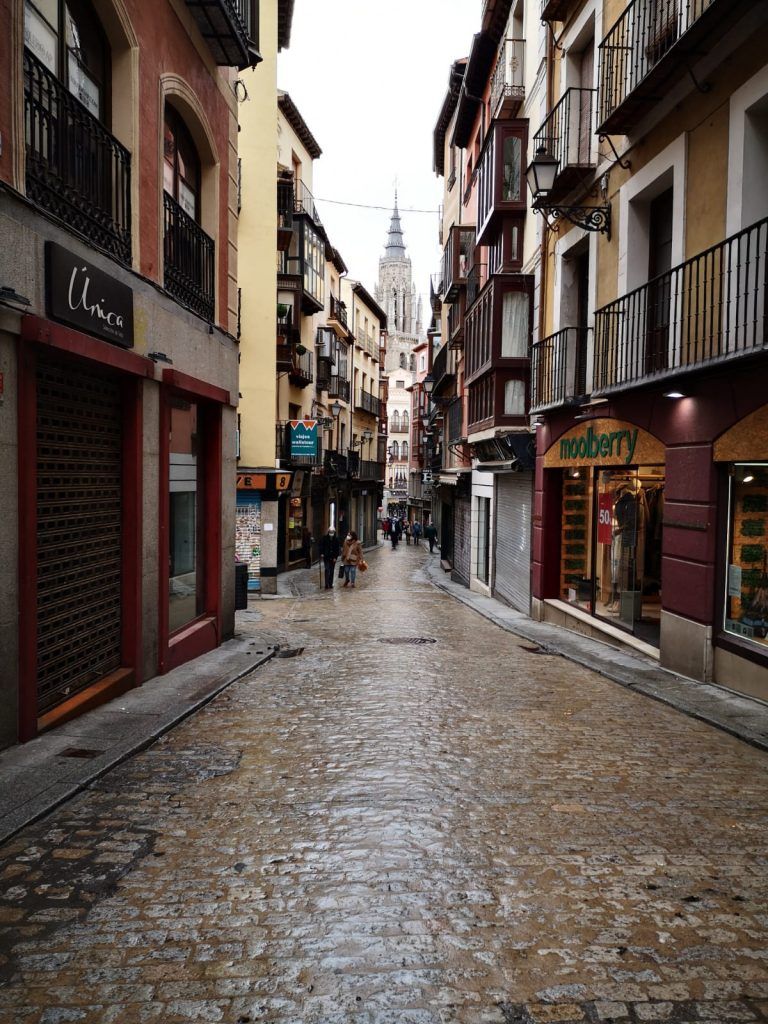 Toledo, 6 de febrero de 2021. Calle Comercio solitaria