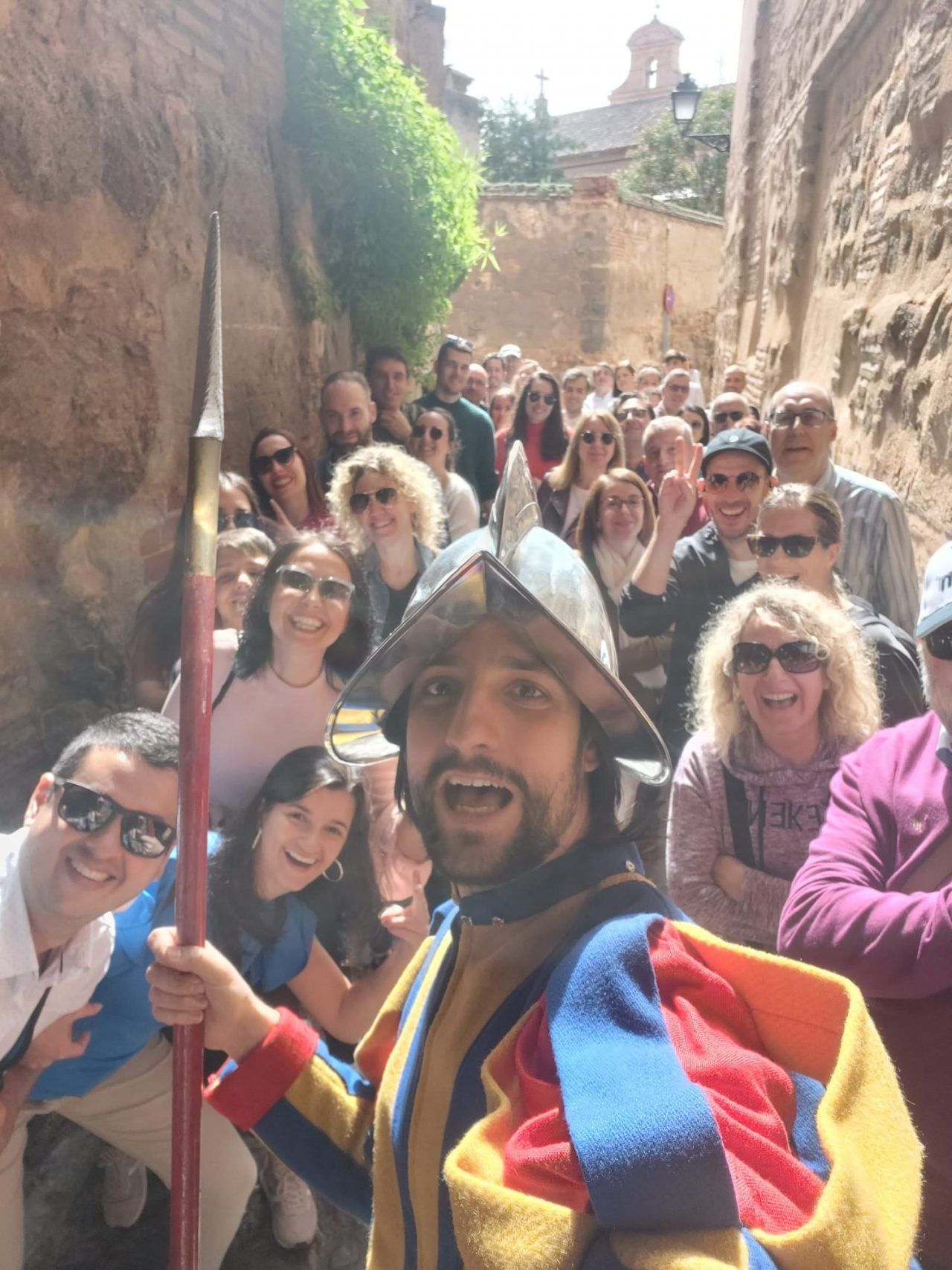 Un actor se encuentra con una de nuestras visitas guiadas por Toledo