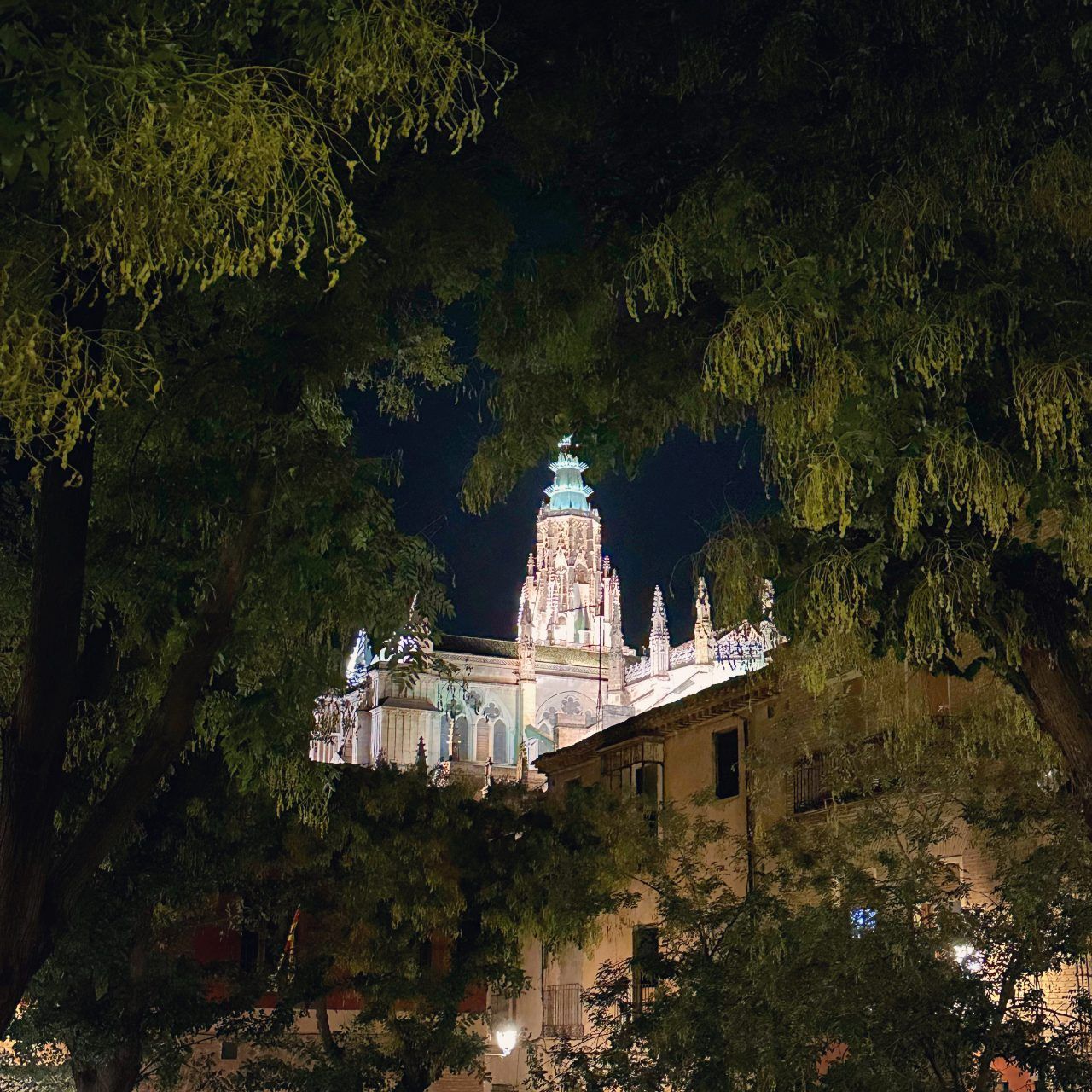 Torre de la Catedral de Toledo desde la Plaza de San Justo