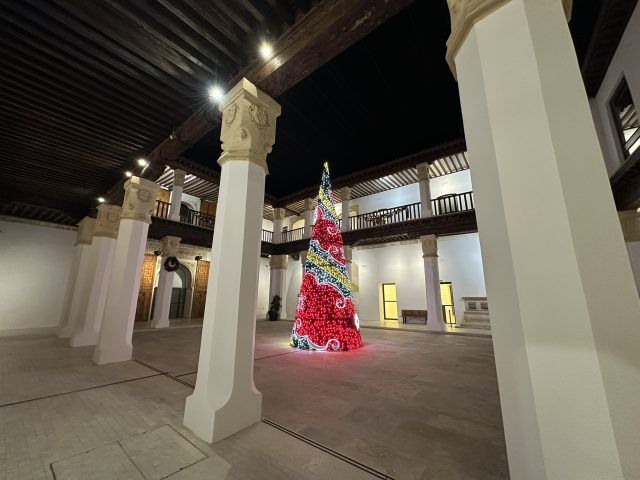 Toledo Iluminado Navidad 2023: Patio del Palacio de Fuensalida Toledo Iluminado Navidad 2023: Patio del Palacio de Fuensalida