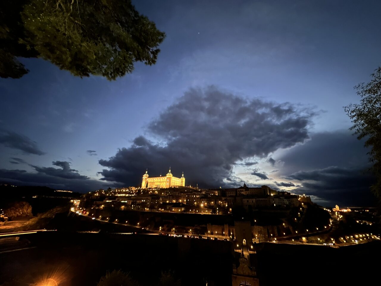 Toledo atardecer desde el patio del Castillo de San Servando, marzo 2025
