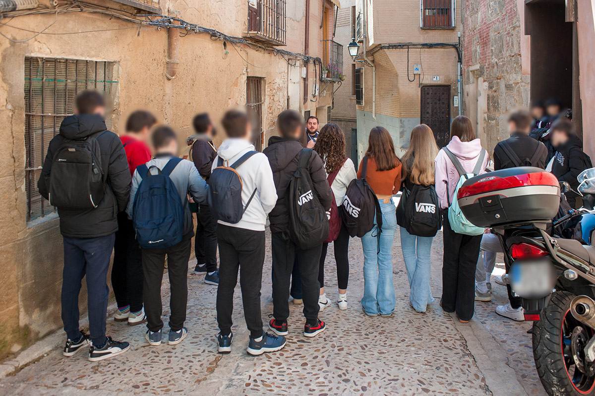 Descubre Toledo de forma divertida con nuestras yincanas educativas para escolares. Yincana escolar marzo 2025.