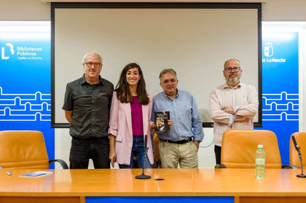 Foto de los autores del libro Toledo Mágico, de Rutas de Toledo en la presentación del 5/6/25. Foto de Eduardo Salas.