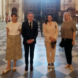 La ministra de Turismo de Grecia, Olga Kefalogianni, descubre la Catedral de Toledo de la mano de Rutas de Toledo en su 800 aniversario